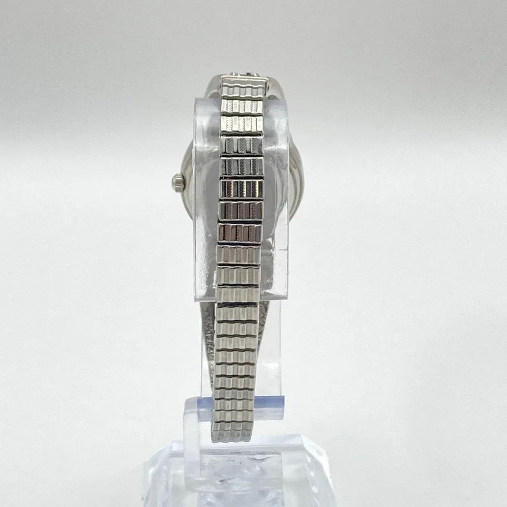 Marcasite Women's Watch Silver Tone 23mm Oval Stretch Band New Battery 6.75